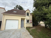 Maison à SAINT-JEAN-DE-BRAYE