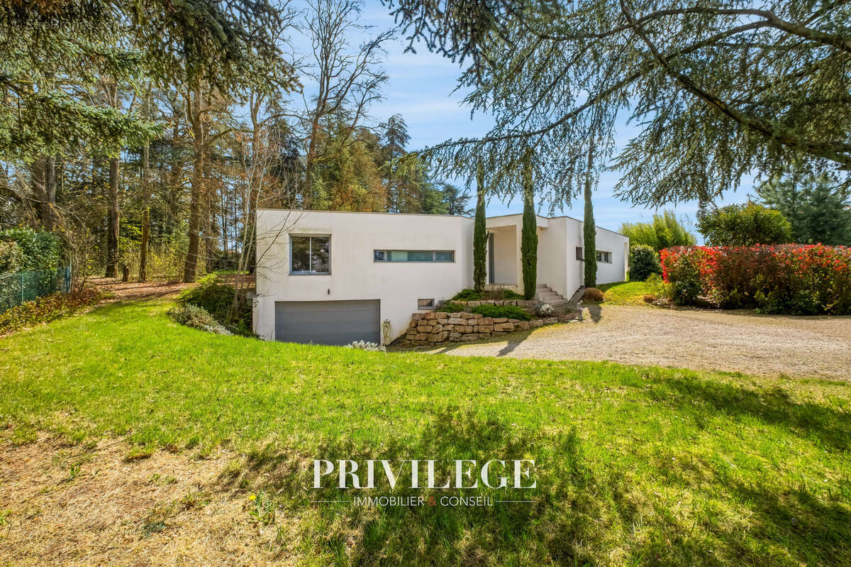 Maison à CHARBONNIERES-LES-BAINS