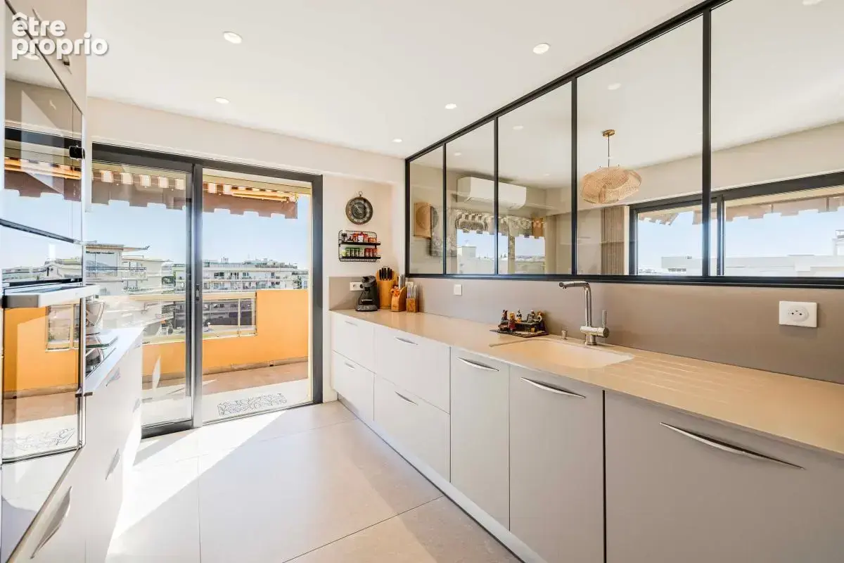Appartement à SAINT-LAURENT-DU-VAR