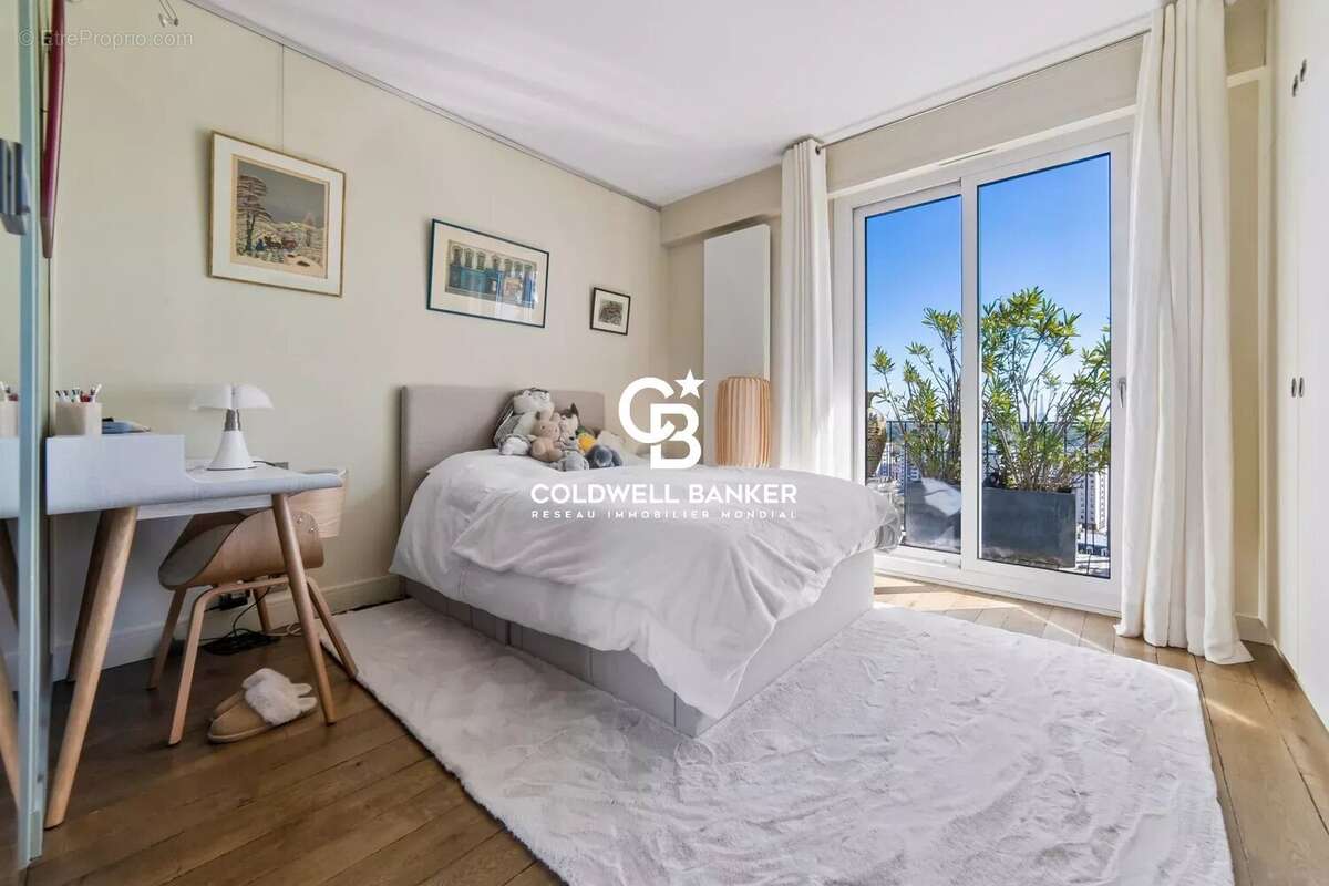 Appartement à SURESNES