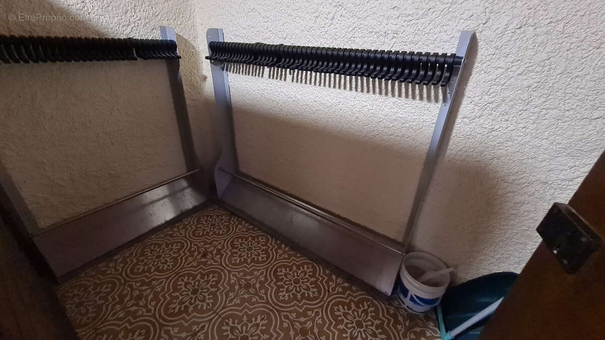 Commerce à GREOLIERES