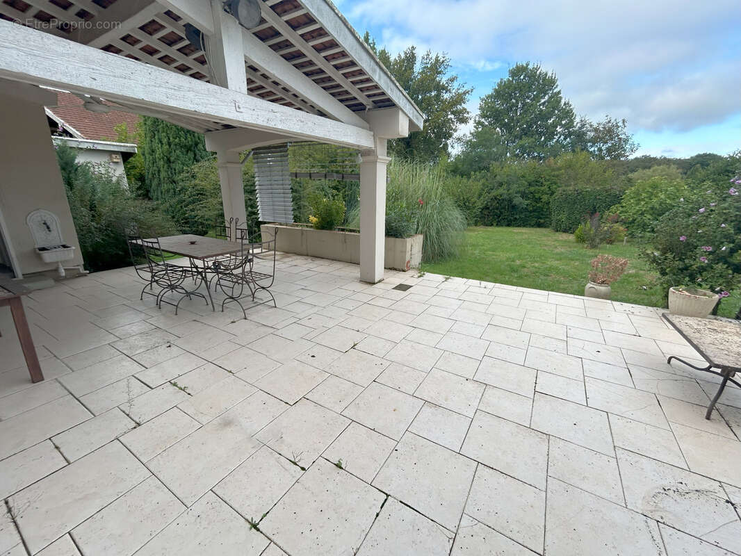 Maison à SAINT-NIZIER-LE-DESERT