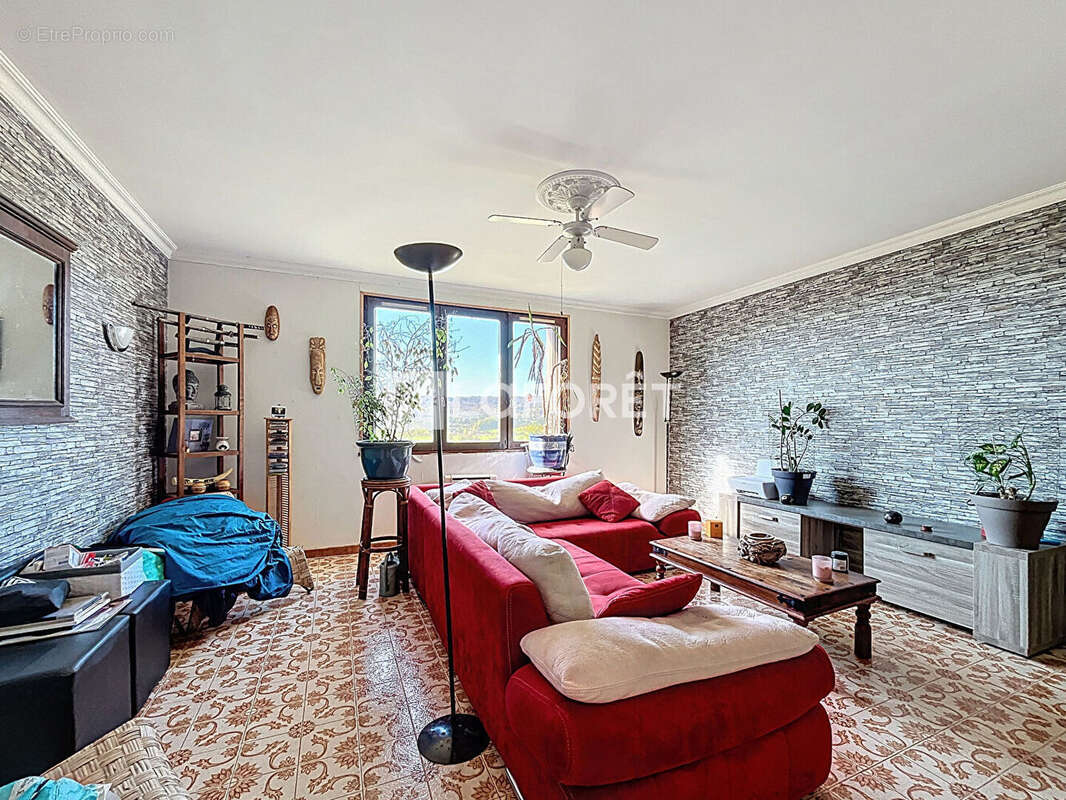 Maison à NEUFCHATEAU