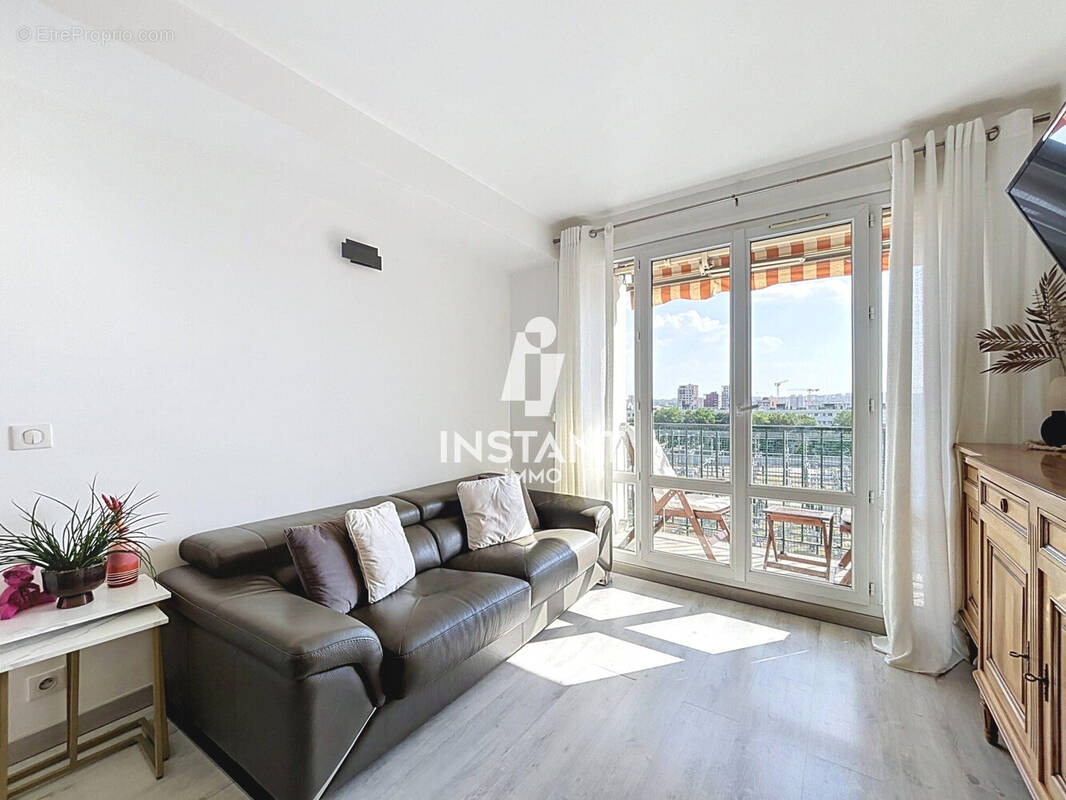Appartement à CHARENTON-LE-PONT
