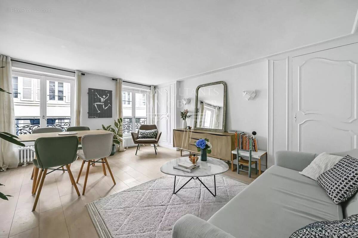 Appartement à PARIS-7E