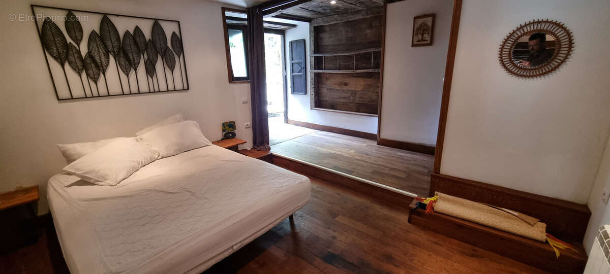 Maison à LACROIX-BARREZ