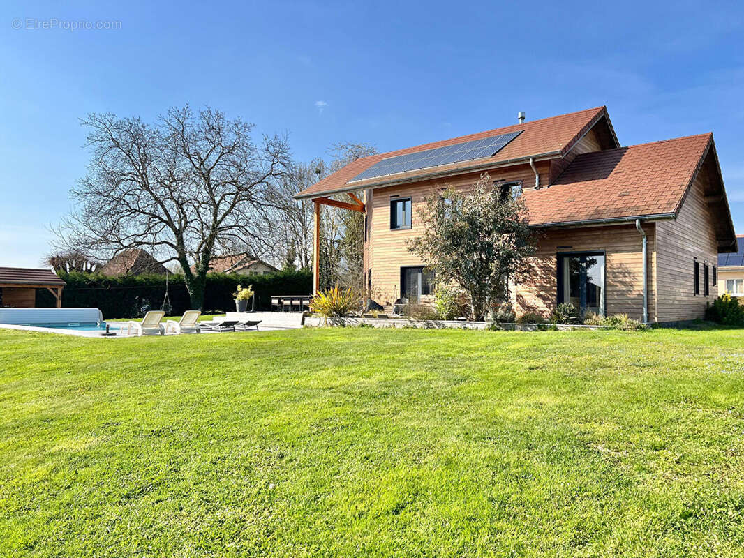 Maison à LA TOUR-DU-PIN