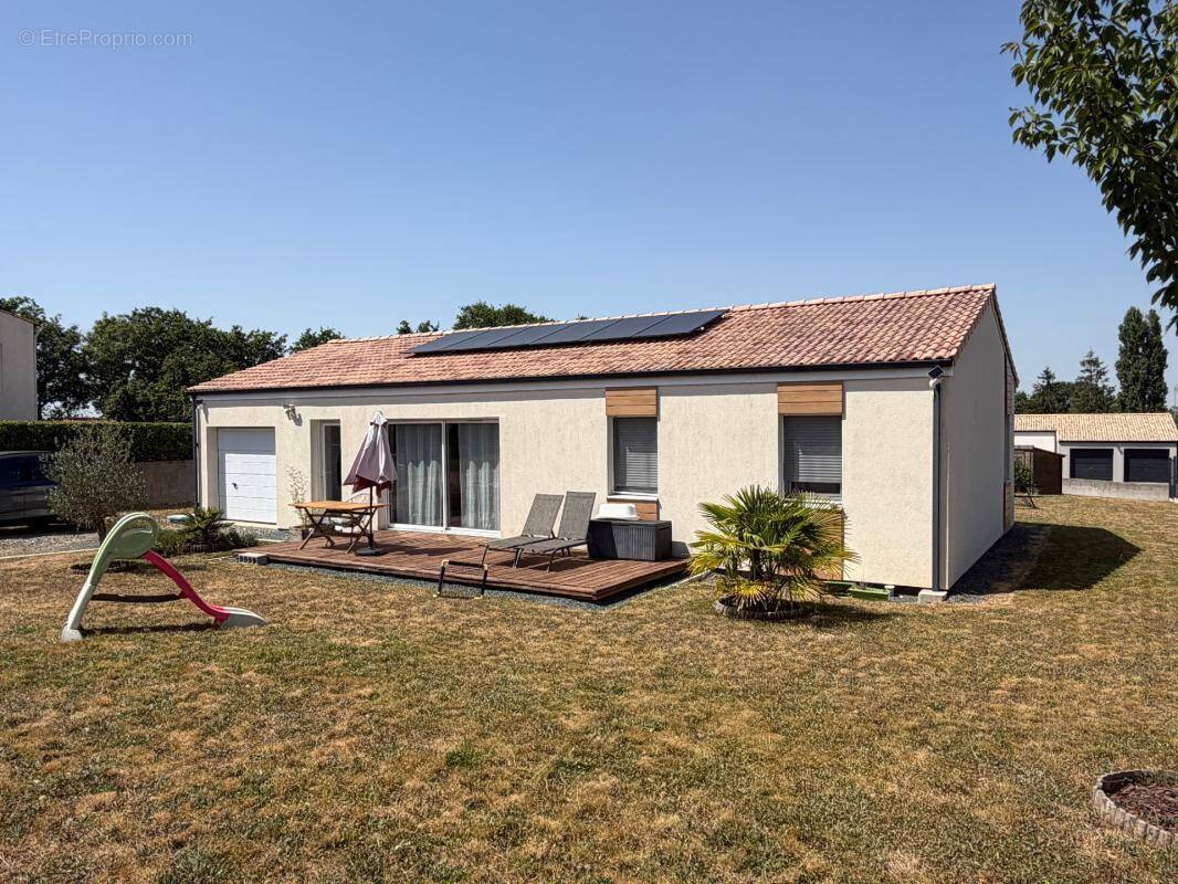 Maison à CHATEAU-GUIBERT