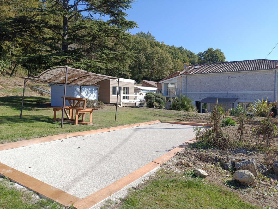 Maison à SAINTE-COLOMBE-EN-BRUILHOIS