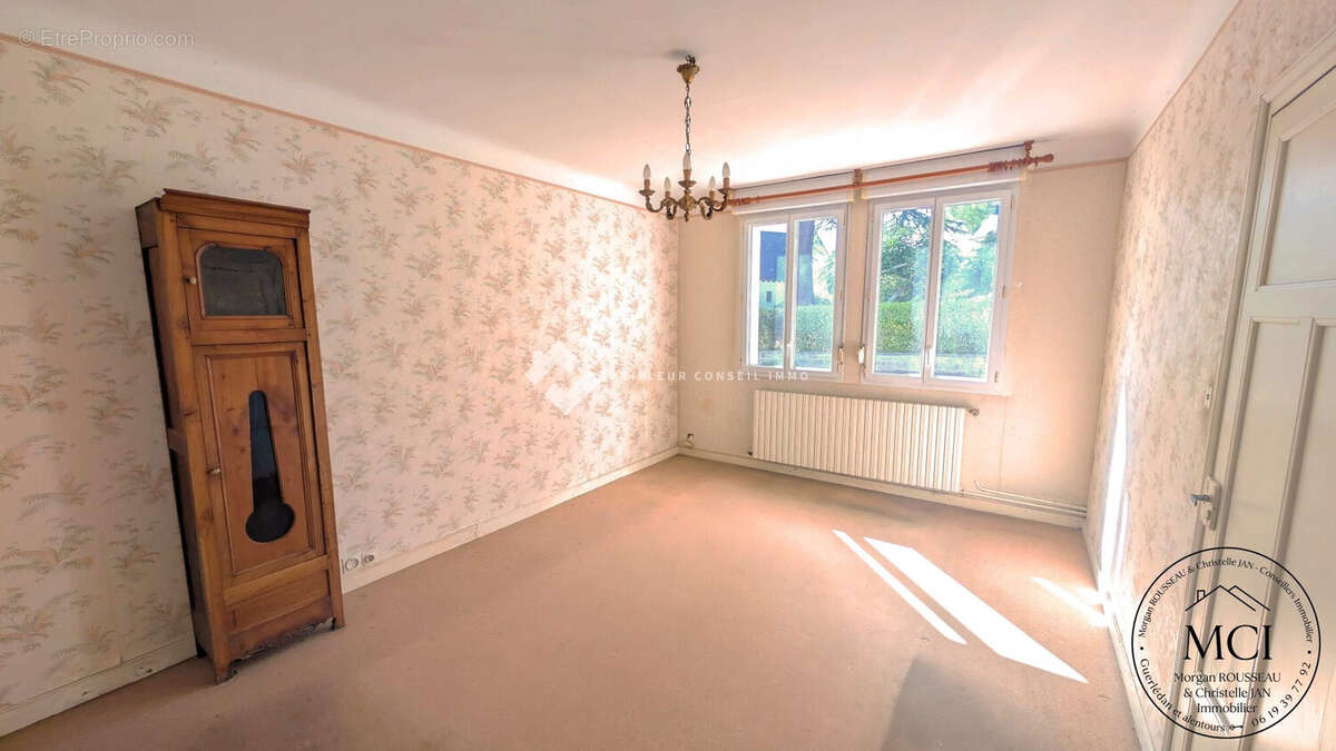 Maison 134 m² à Caurel  - photo 4