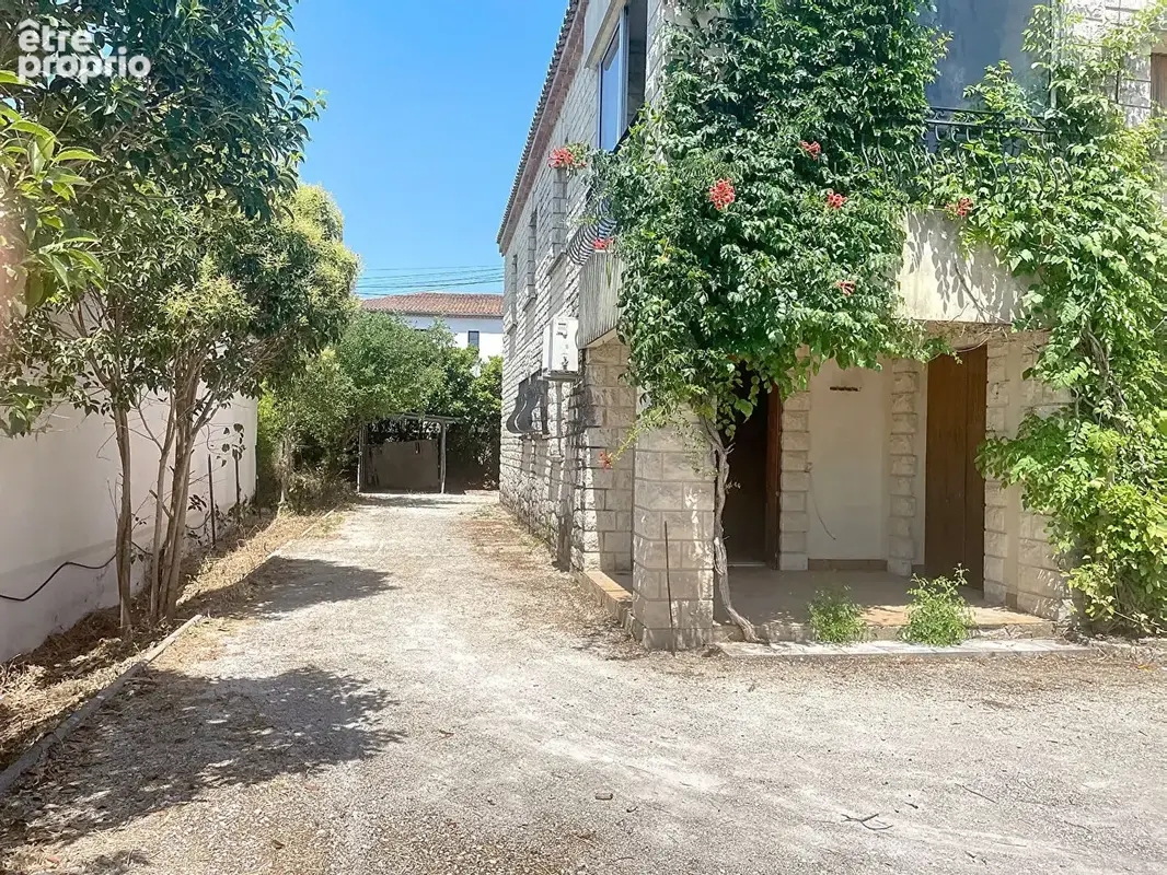 Maison Les Angles 6 pièce(s) 185 m2 Quartier Candau - photo 12