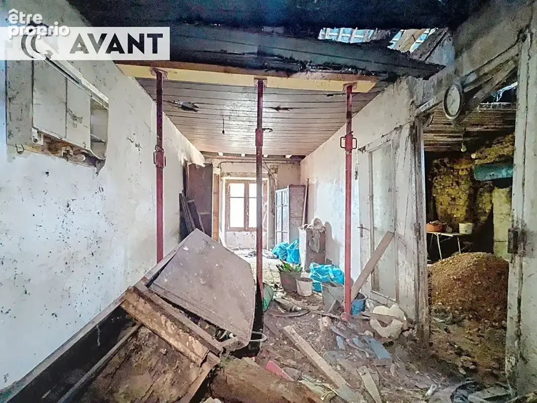 Maison à rénover à Saint-Aubin-d'Aubigné - Grand terrain de 1600 m² - photo 6