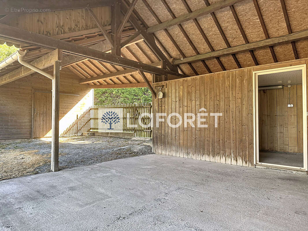 Maison à MAZIERES-EN-GATINE