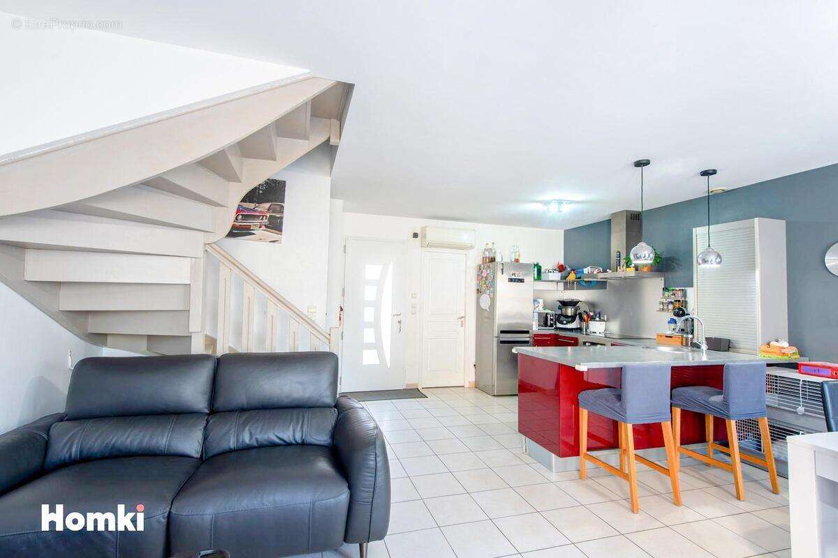 Maison à LA FARE-LES-OLIVIERS