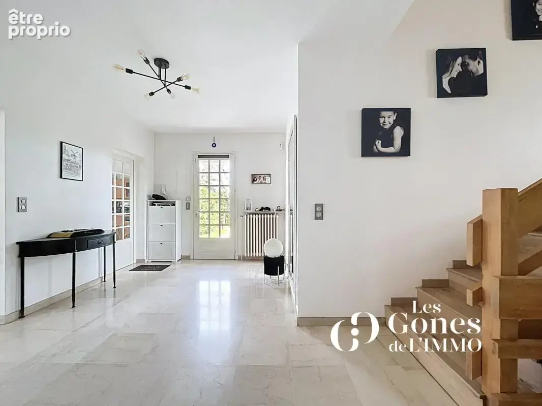Magnifique propriété de 300m2   Lumière, élégance et art de - photo 3