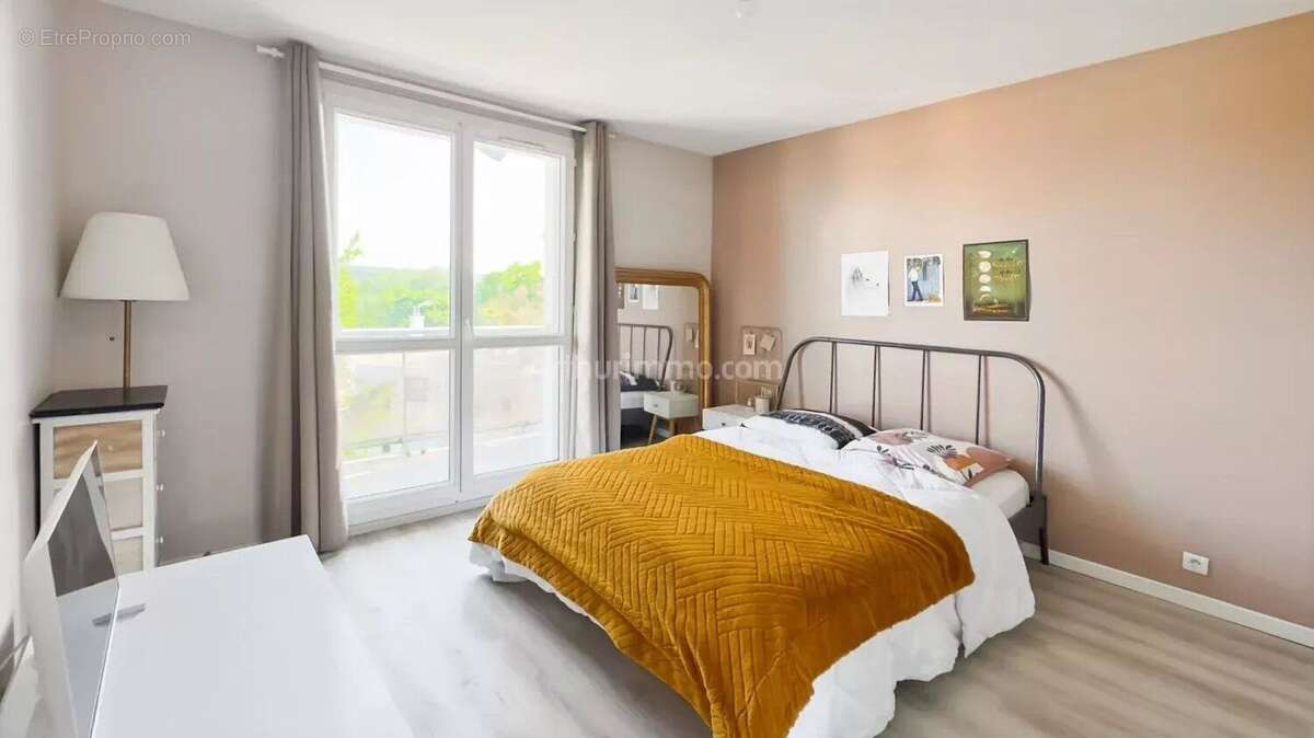 Appartement à SAINT-FARGEAU-PONTHIERRY