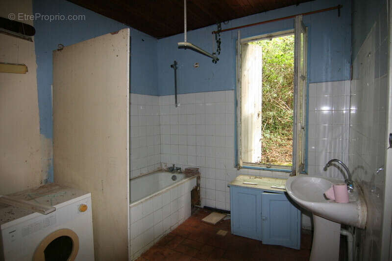 Maison à CHARBONNAT