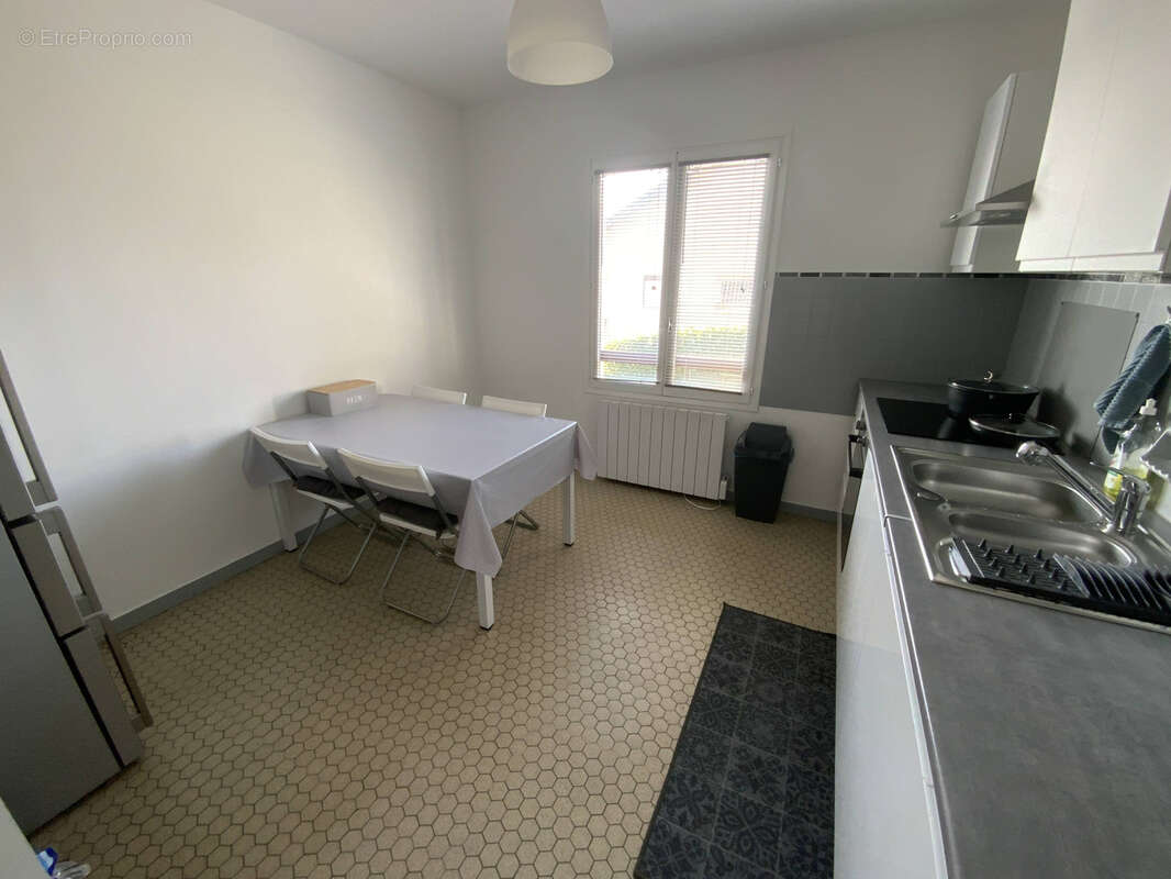 Maison à SAINT-BONNET-DE-MURE