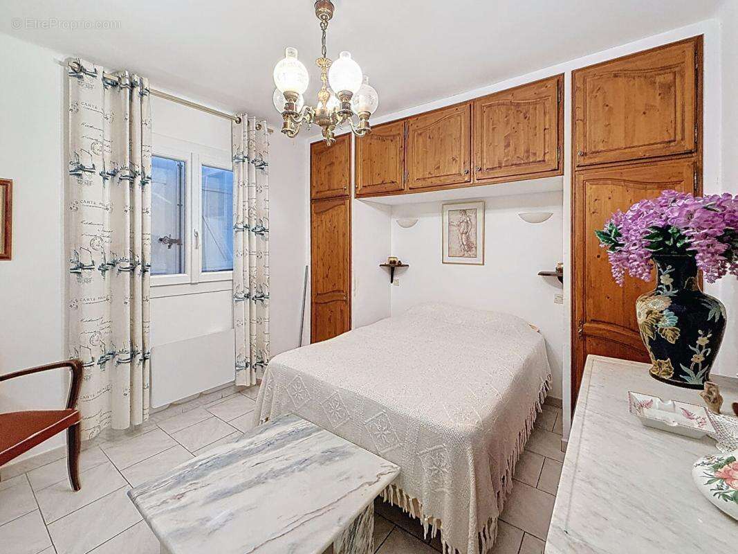 Maison à SOLLIES-VILLE