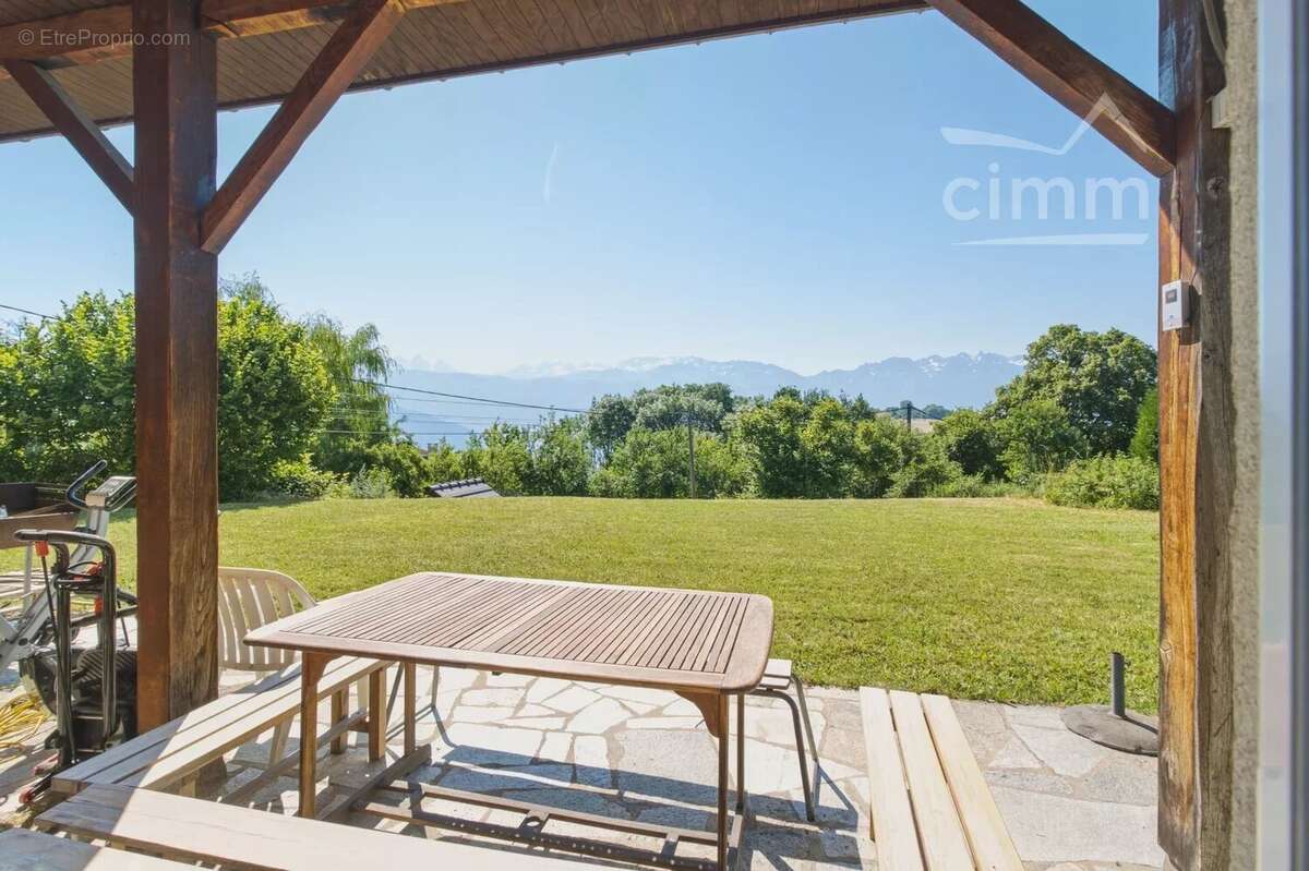Maison à LA TERRASSE