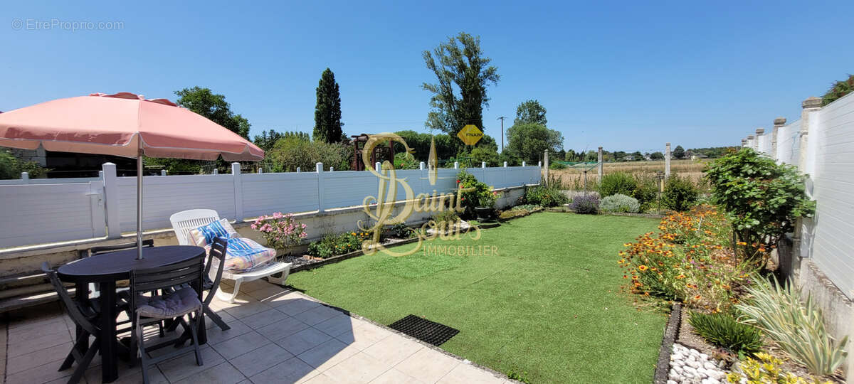 Maison à CHAMPIGNY-SUR-VEUDE