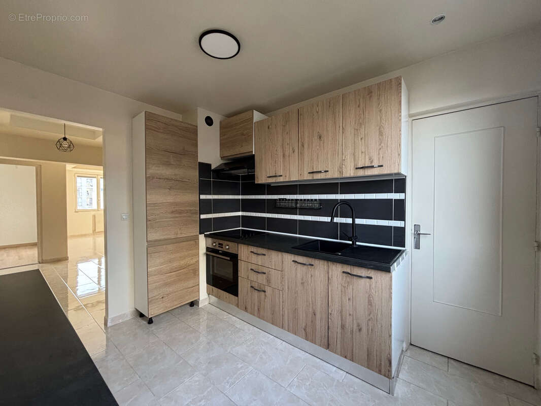 Appartement à SAINT-ETIENNE