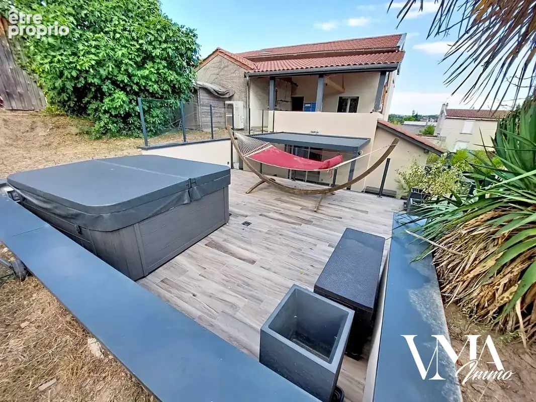 Maison familiale 4 chambres avec garage de 50 m2, jacuzzi et terrain de pétanque. - photo 11