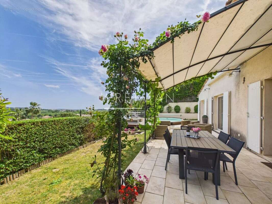 Maison à MANDELIEU-LA-NAPOULE