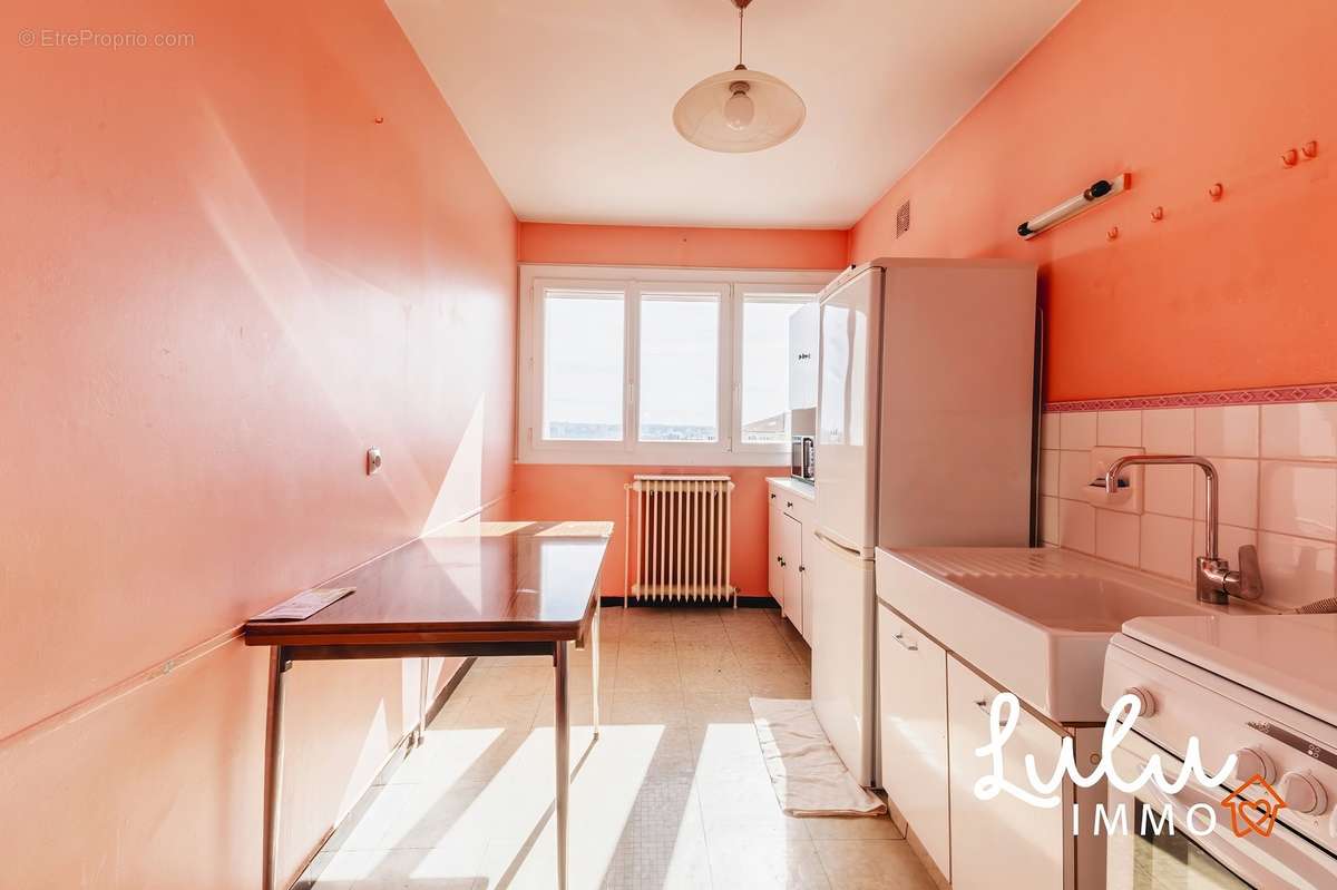 T3 61m2 avec balcon et place de stationnement - ECULLY - photo 5