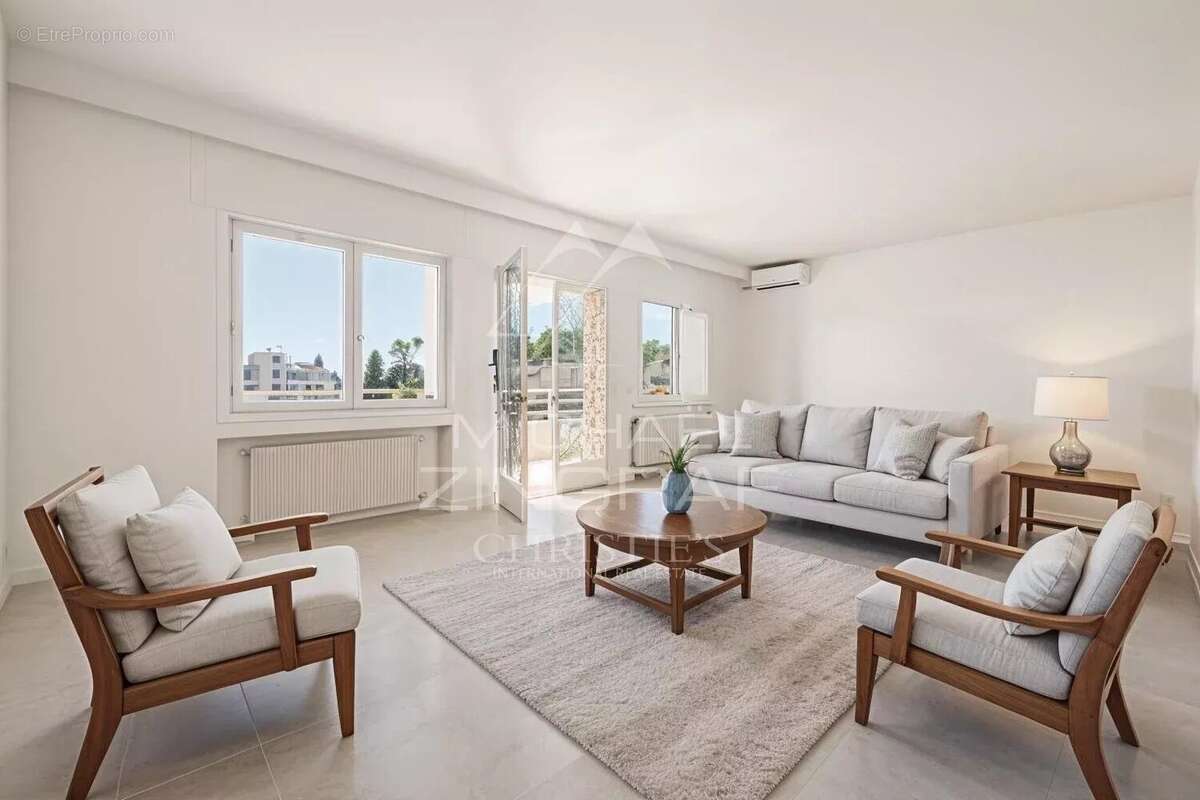Cannes - Bel appartement au calme avec terrasse, jardin et aperçu mer - photo 15