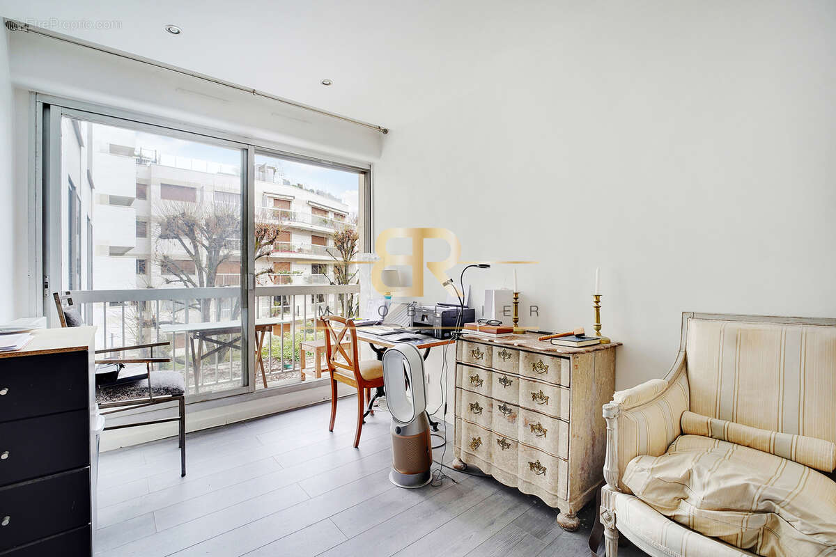 Appartement à NEUILLY-SUR-SEINE