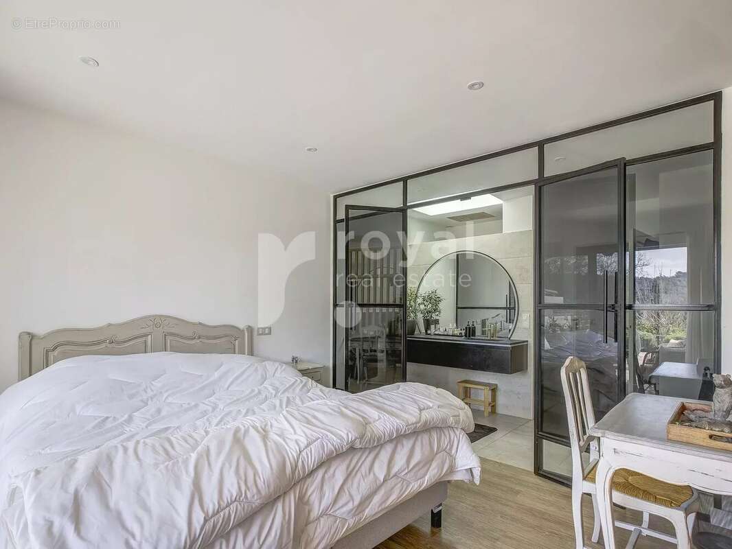 Maison à MOUGINS