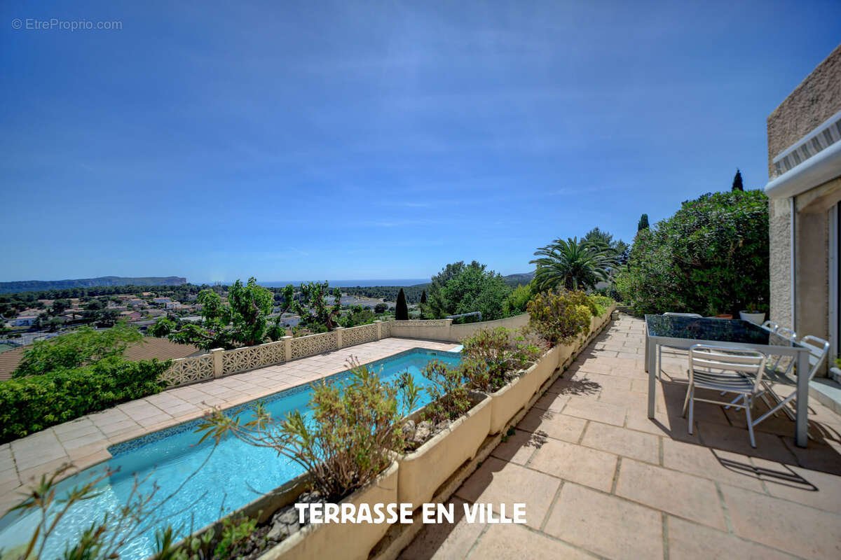 Maison à CARNOUX-EN-PROVENCE