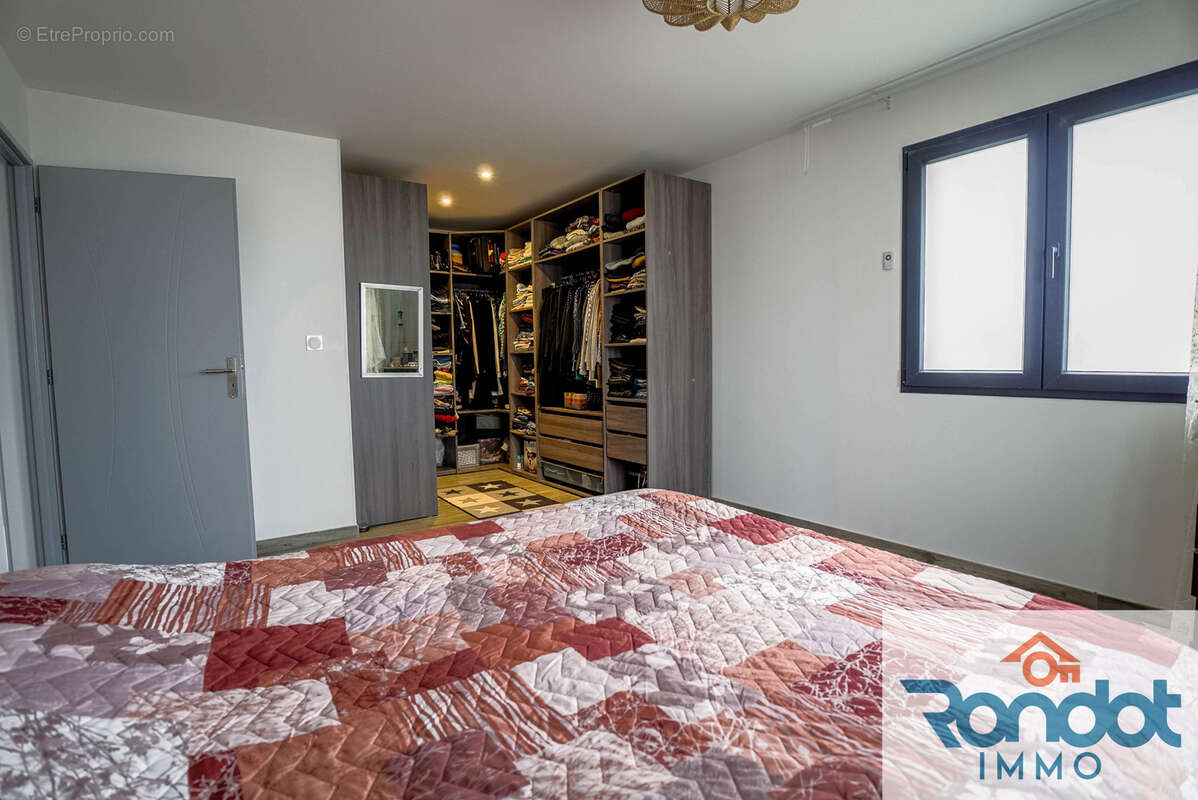 Maison 137m2 environ / 7 pieces / 4 chambres / terrain 319m2 - photo 9
