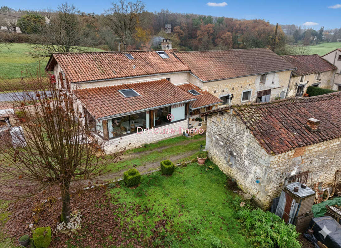 Maison à VAUNAC