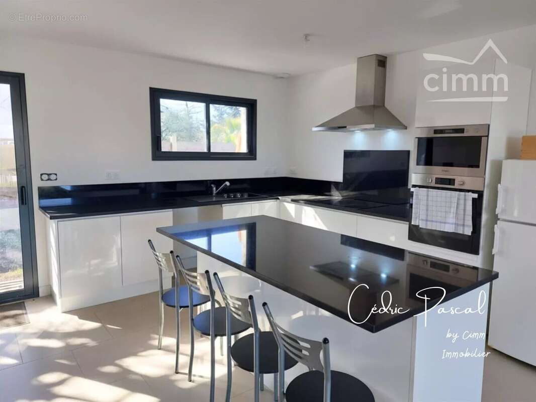 Maison à CUSSAC-FORT-MEDOC