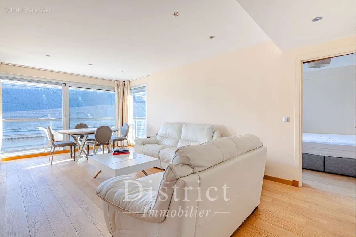 Appartement à PARIS-7E