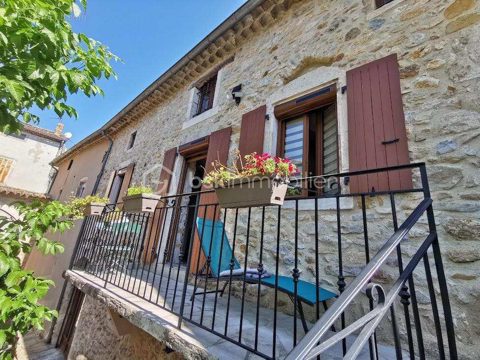 Maison en pierre 4 pièces - terrasse - Centre de Vallon Pont d'Arc - photo 12