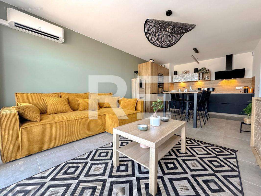 Appartement à GARONS