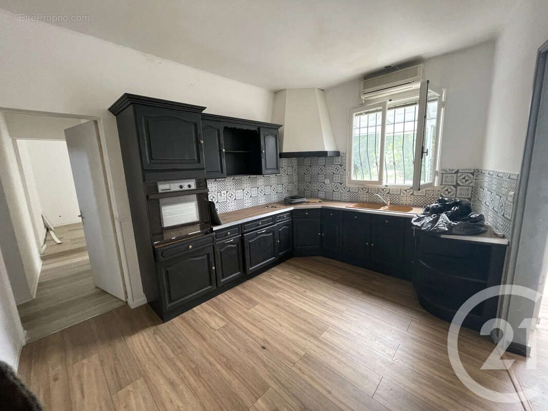 Maison à COUTRAS