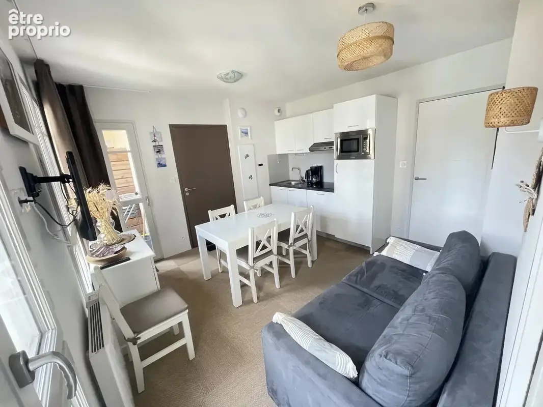 T2 + cabine 34 m² avec balcon – Dans un Château avec piscine - Baden - photo 4