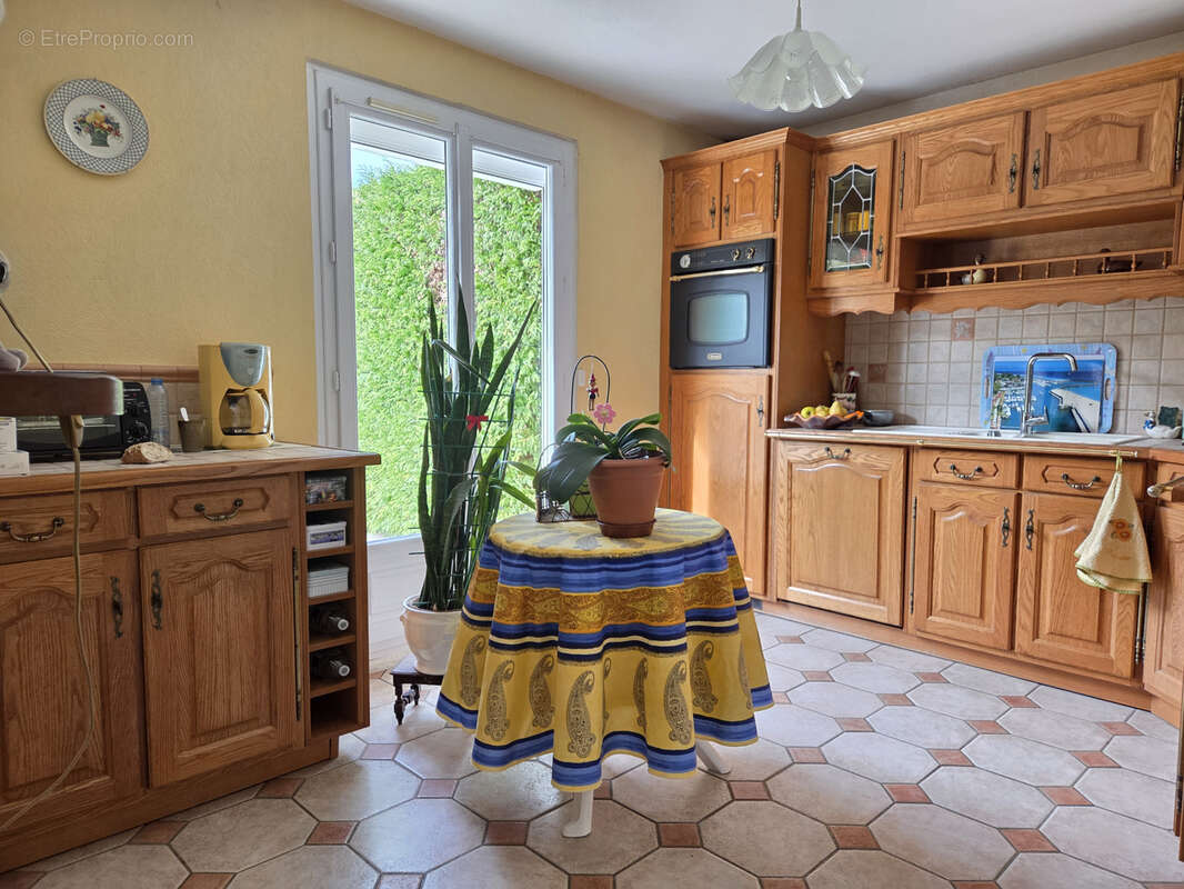 Maison à NEAUPHLETTE