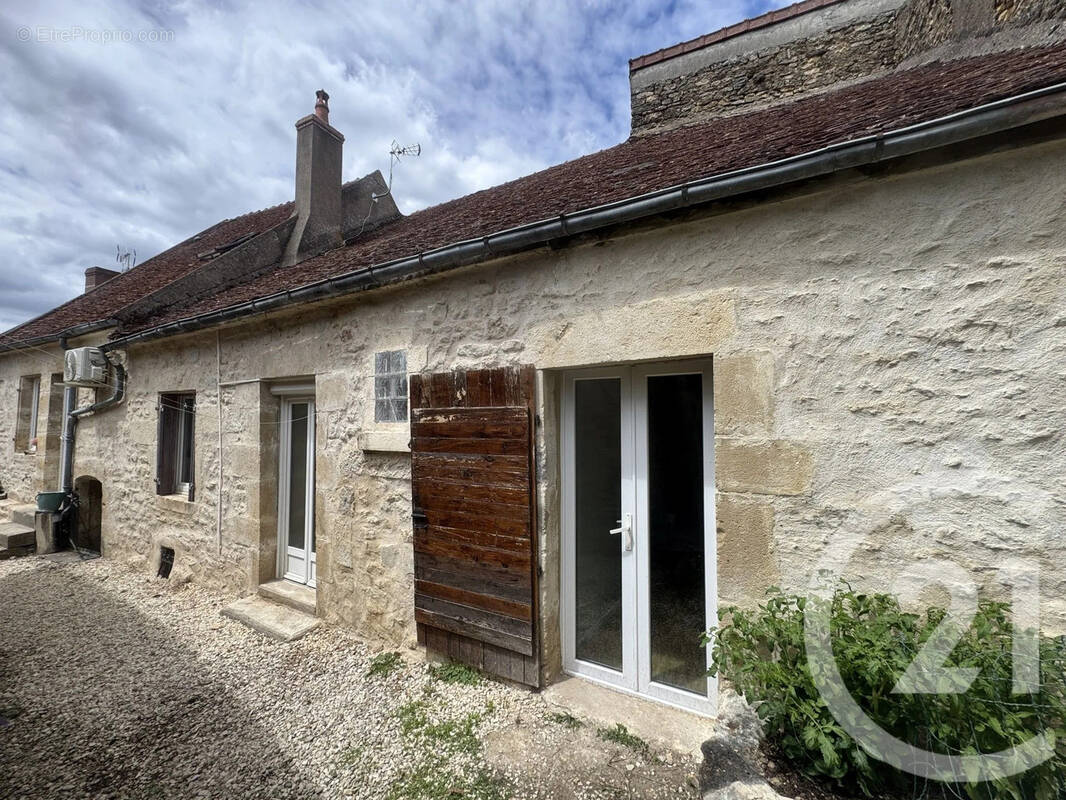 Maison à VARZY