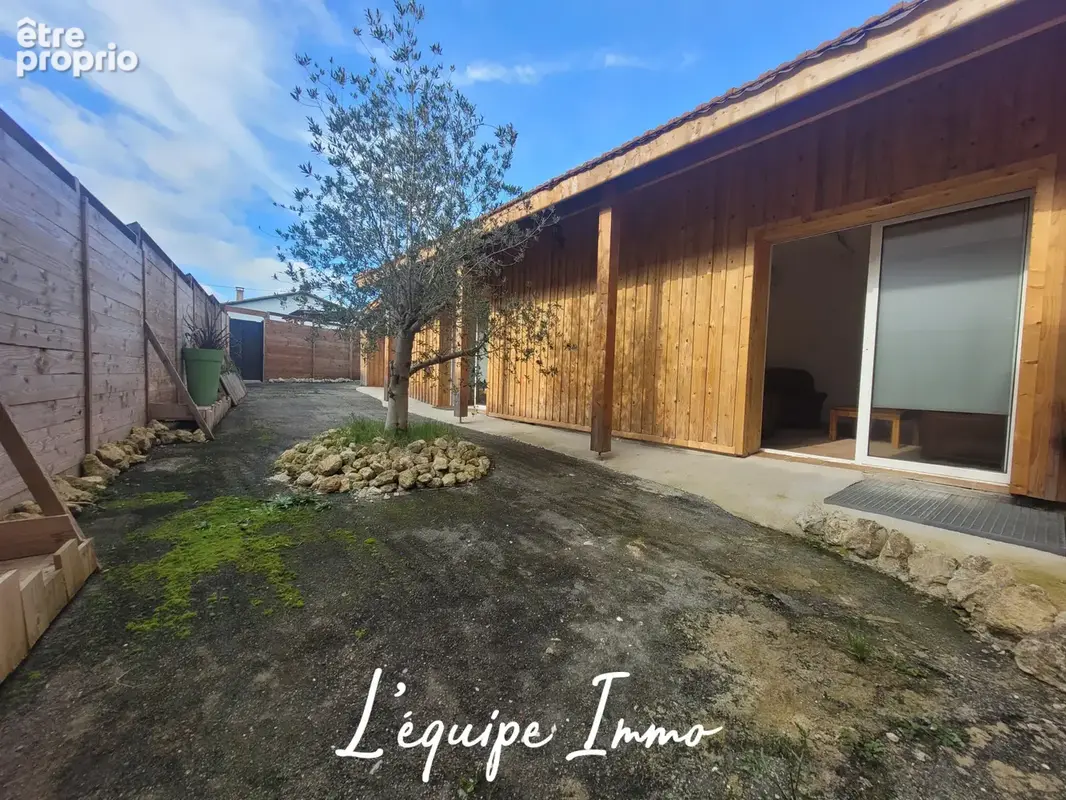 Maison de maître rénovée au cœur de Saramon comprenant  6 chambres avec jardin - photo 15