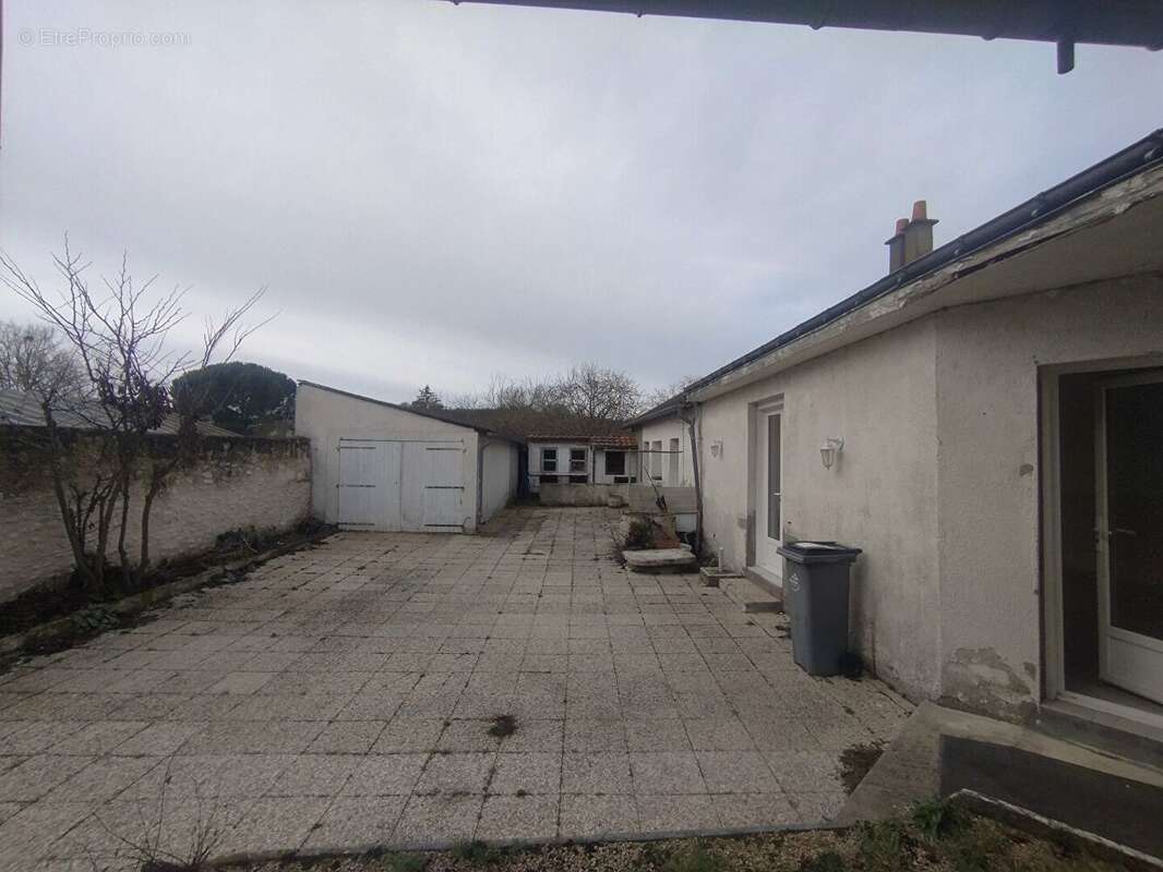 Maison à MARCILLY-SUR-VIENNE