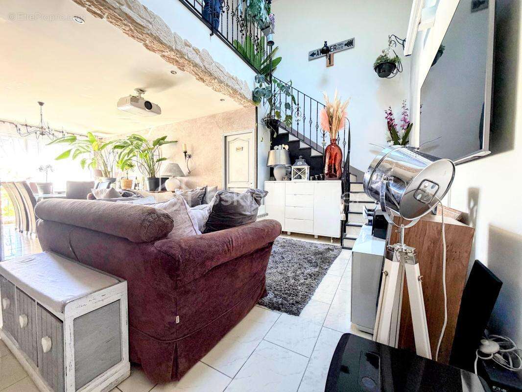 Un Duplex d'Exception au Cœur de Reims : Confort, Sécurité et Modernité ! - photo 2