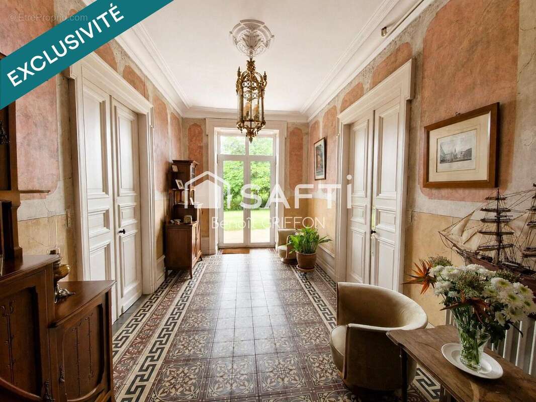 Maison 350 m² à Clisson  - photo 3