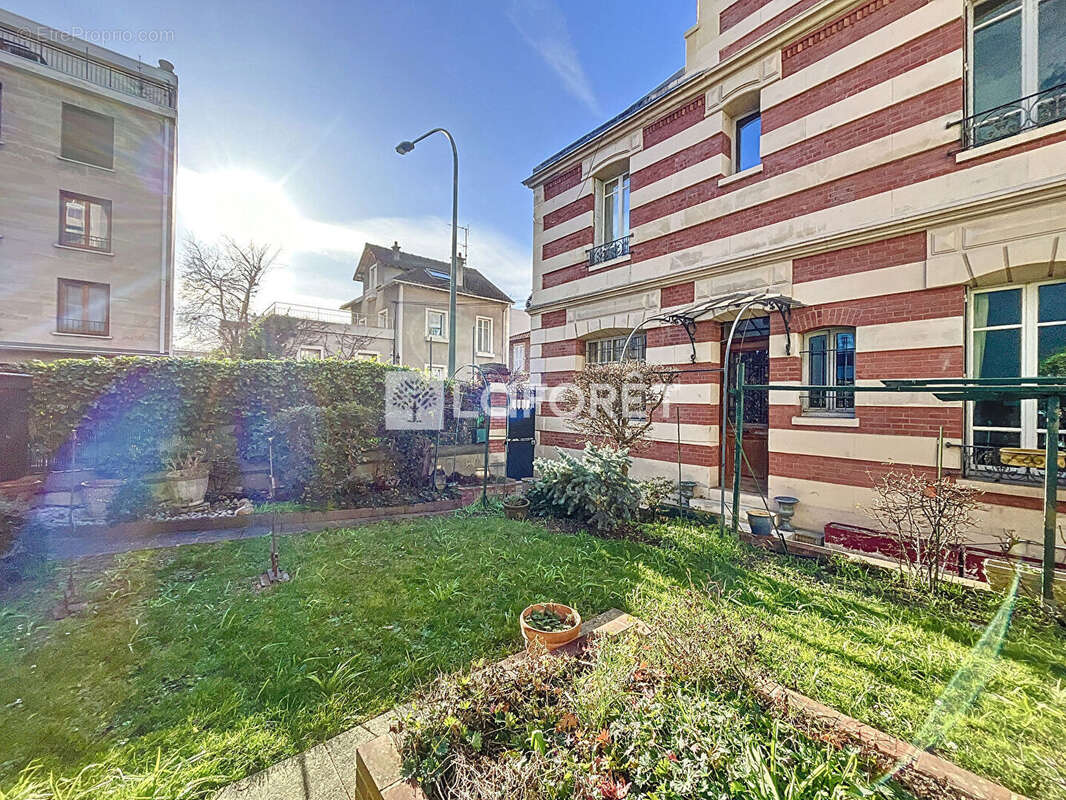 Maison à LE VESINET