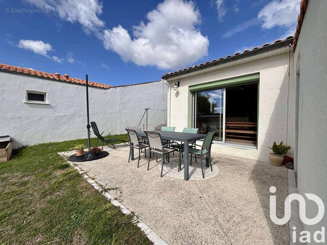 Photo 4 - Maison à CHAILLEVETTE