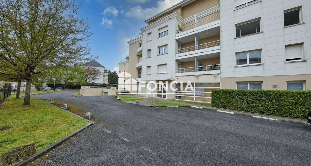 TALENCE FORUM : appartement type 3 avec grande terrasse et parking - photo 2